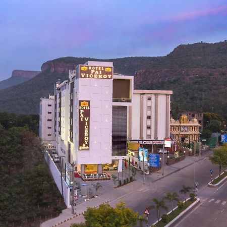 Pai Viceroy Hotel Tirupati Bagian luar foto