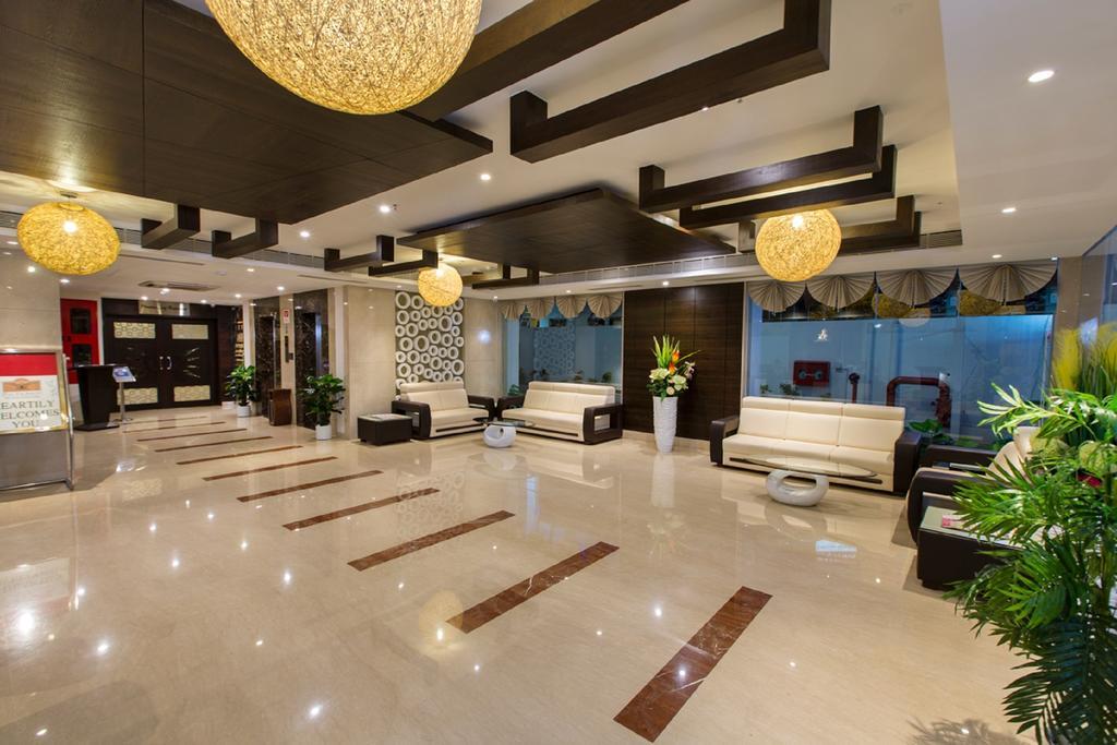 Pai Viceroy Hotel Tirupati Bagian luar foto