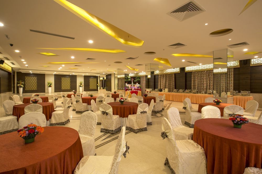 Pai Viceroy Hotel Tirupati Bagian luar foto