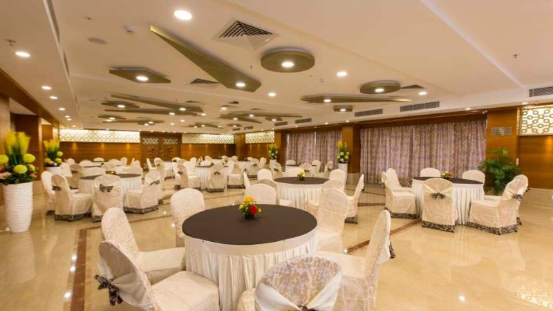 Pai Viceroy Hotel Tirupati Bagian luar foto