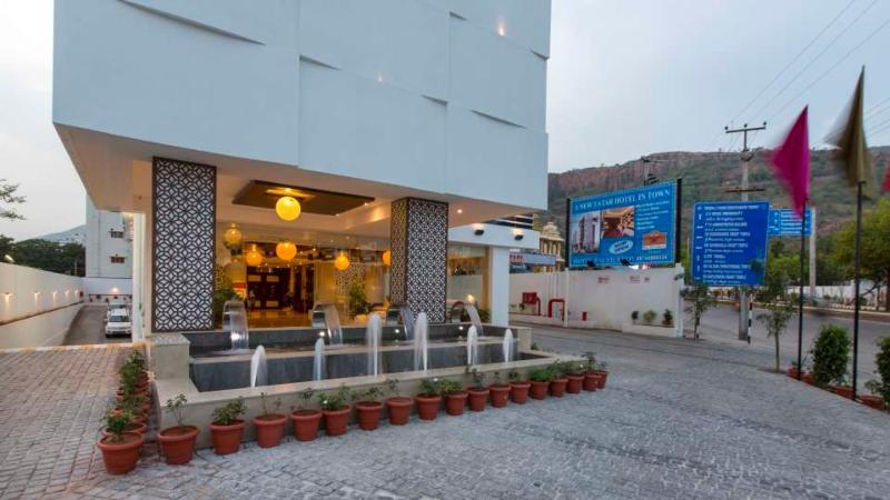 Pai Viceroy Hotel Tirupati Bagian luar foto